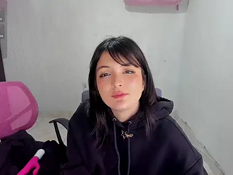 LilyWest19's cam snapshot