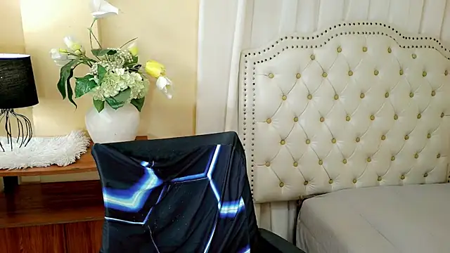 queen_lucinda live sex cam