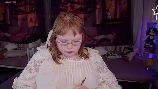 LottieReed live sex cam