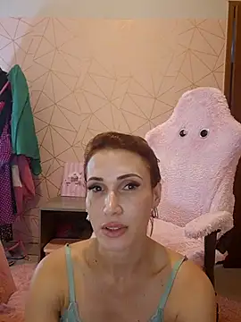 Irresistible24 live sex cam