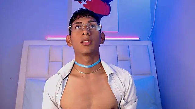 Nick_Collins18's cam snapshot