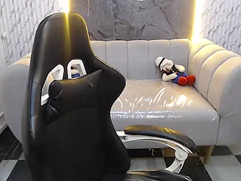 Clhoe_b's cam snapshot