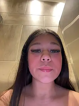 Alyshanon18 live sex cam