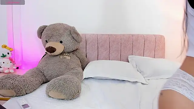 _Caamilaa_'s cam snapshot