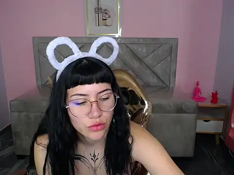 luciana_ch_2's cam snapshot