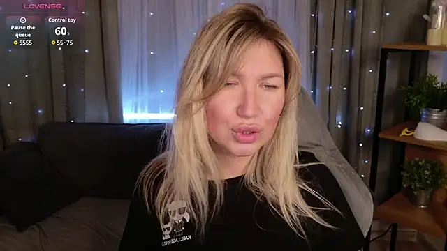 MilaBott live sex cam