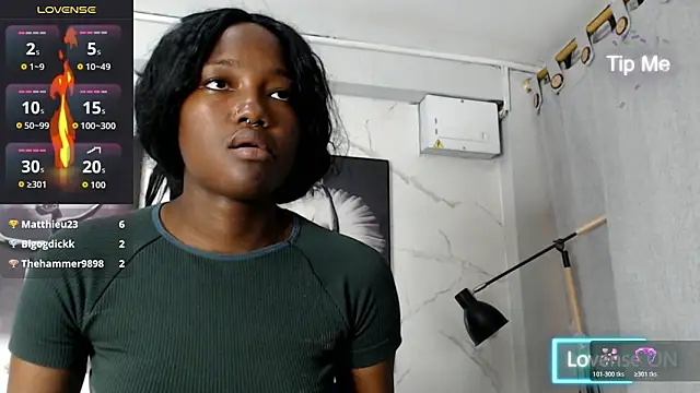 Evaa_18 live sex cam