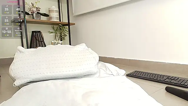 Sassy--Girl live sex cam