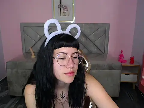 luciana_ch_2's cam snapshot