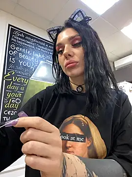 MaeveMoon live sex cam