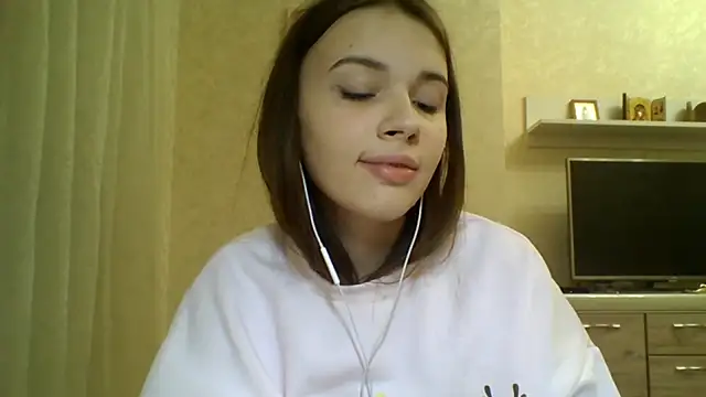 CeyaLier's cam snapshot