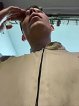 santiObrero live sex cam