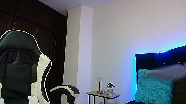 eren_jeager live sex cam