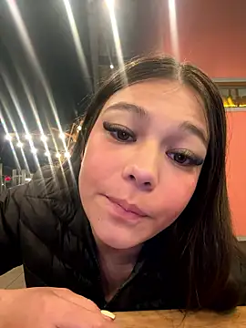 Alyshanon18 live sex cam