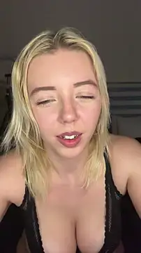 MonaNoire's cam snapshot