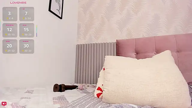 Kimmie_kaboom_x's Stripchat show and profile