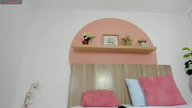 charlote_smit_'s cam snapshot