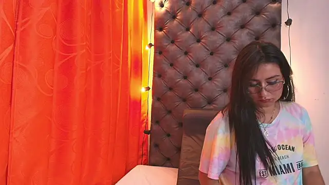 Luna021_1's cam snapshot