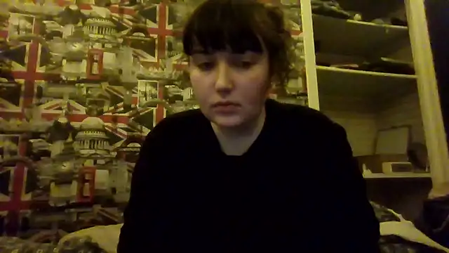 Lynylou live sex cam