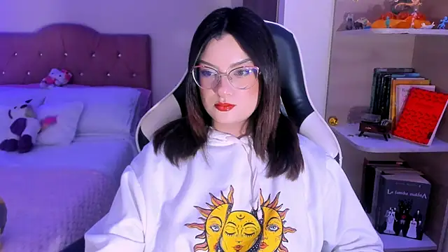 OphelianaRose33 live sex cam