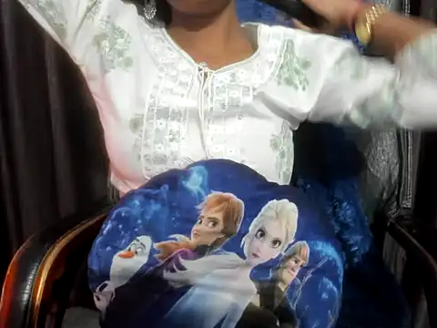 Priya_Sengar's cam snapshot