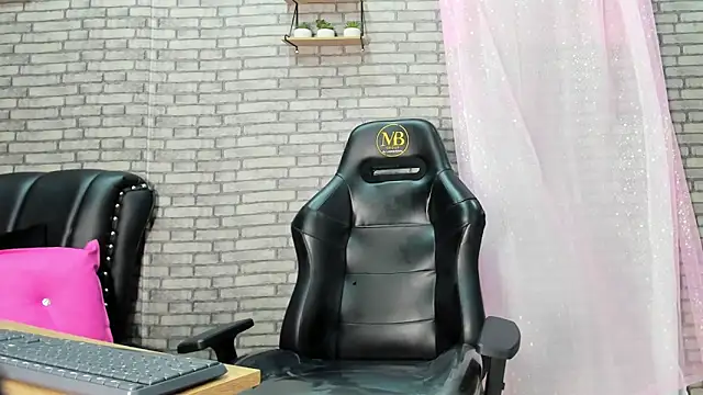 lulu_litlle's cam snapshot