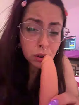 Mizztikaa live sex cam