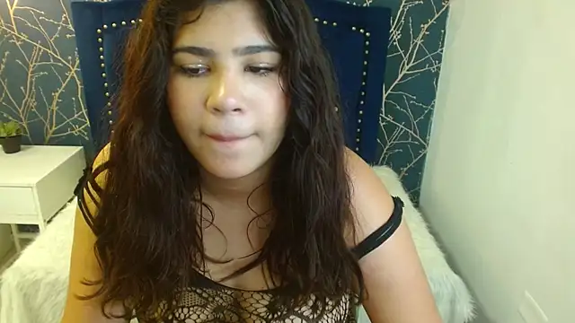 carolineeh_'s cam snapshot