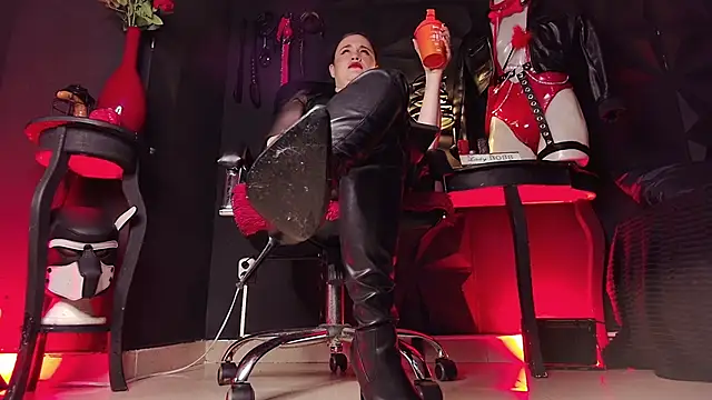 MillyWhrite live sex cam