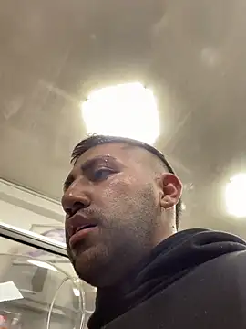 JuanZapata33 live sex cam