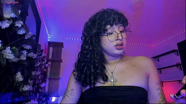 Heka_Prudence live sex cam