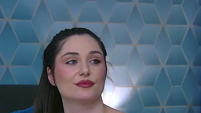 KassieWeins live sex cam