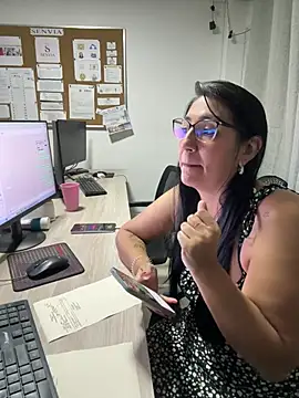 wildwhispers15's cam snapshot