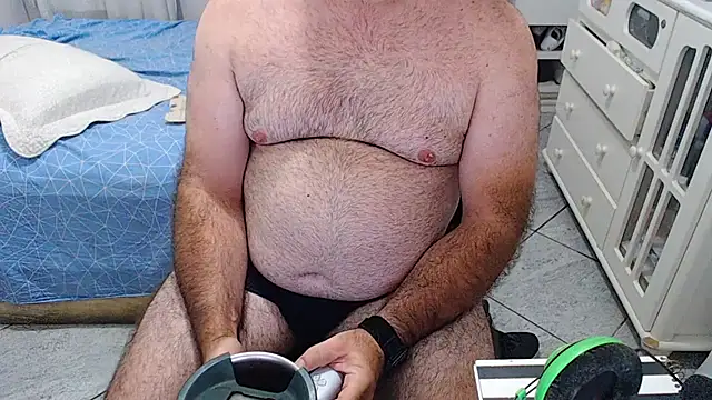 MysterBearMG live sex cam