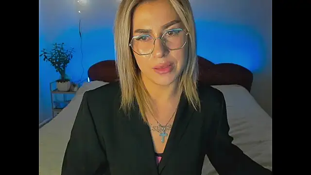 Roxi_Joy's cam snapshot