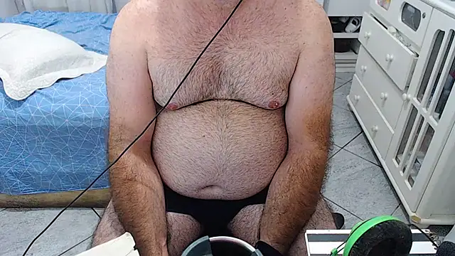 MysterBearMG live sex cam