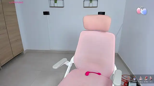 emily_villamil's cam snapshot