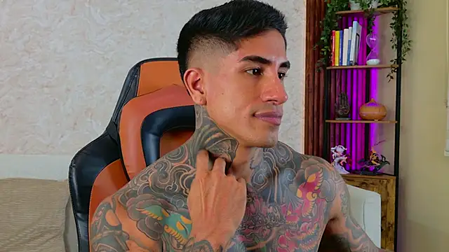 AdanReilly live sex cam