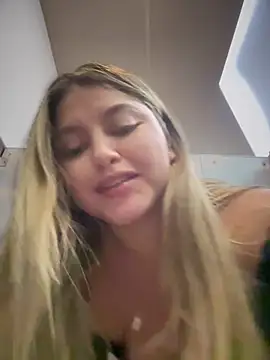 lunablossom_ live sex cam