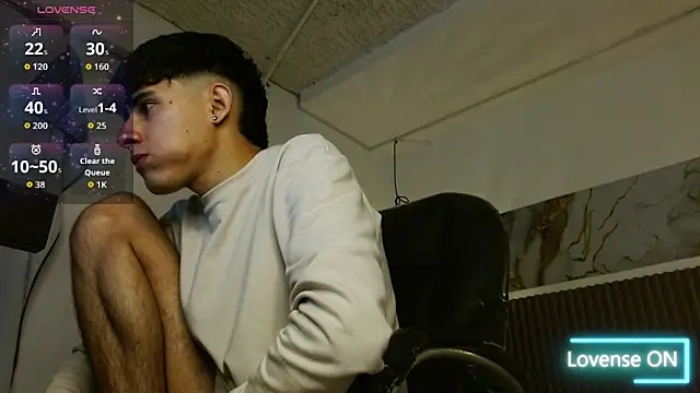 Dyla_n18 live sex cam