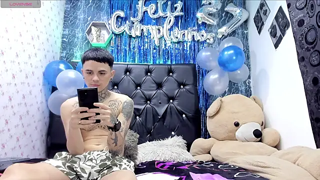 exotic_hot_couple's cam snapshot