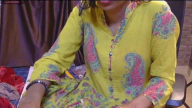 wow-simran's cam snapshot