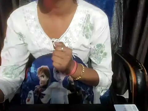 Priya_Sengar's cam snapshot