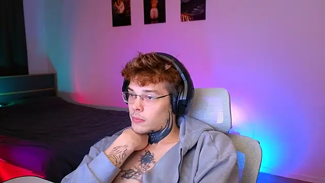 DENIS_HERE's cam snapshot