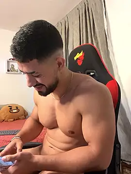 Ezzio_Scolaro live sex cam