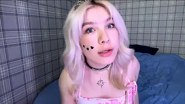 LolaDollyMur's cam snapshot