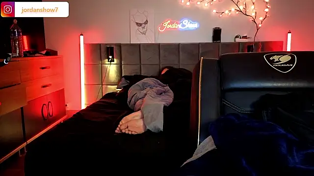 JordanShow live sex cam