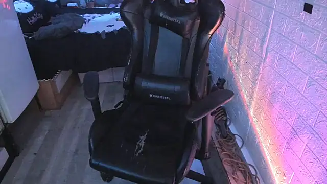 MartesBratty's cam snapshot