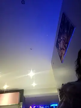 JuneLaFrenchie's cam snapshot