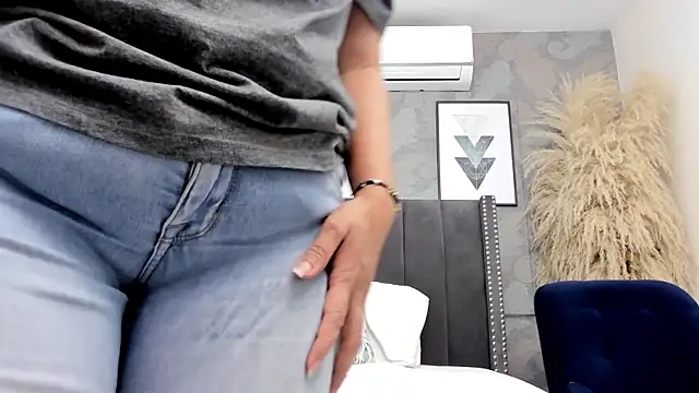 Milf_loven_'s cam snapshot